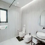 Villa Escape 21 *