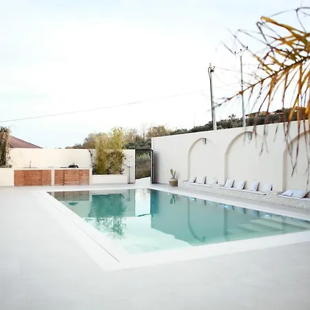 Villa Escape 21 *
